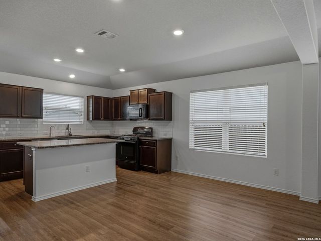9722 MARBACH GDN, San Antonio, TX 78245