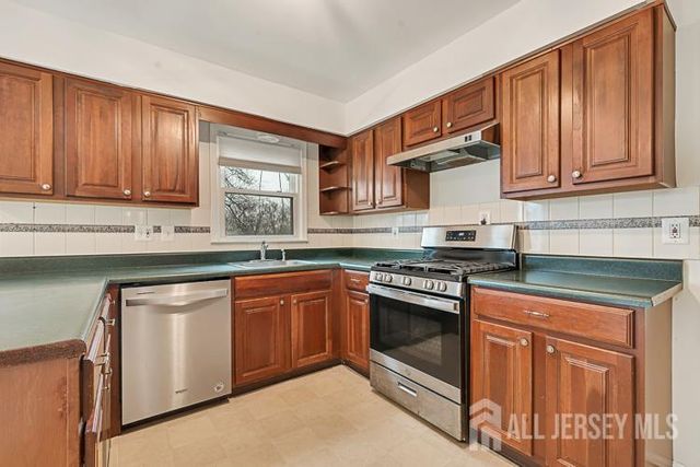 1040 Hillside Drive, North Brunswick, NJ 08902