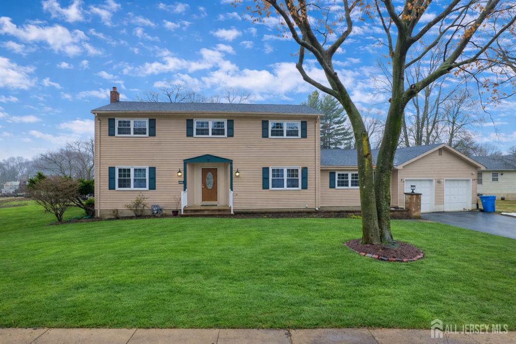 1040 Hillside Drive, North Brunswick, NJ 08902