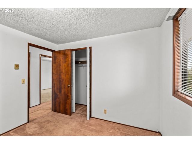 798 DRIFTWOOD Dr, Eugene, OR 97402