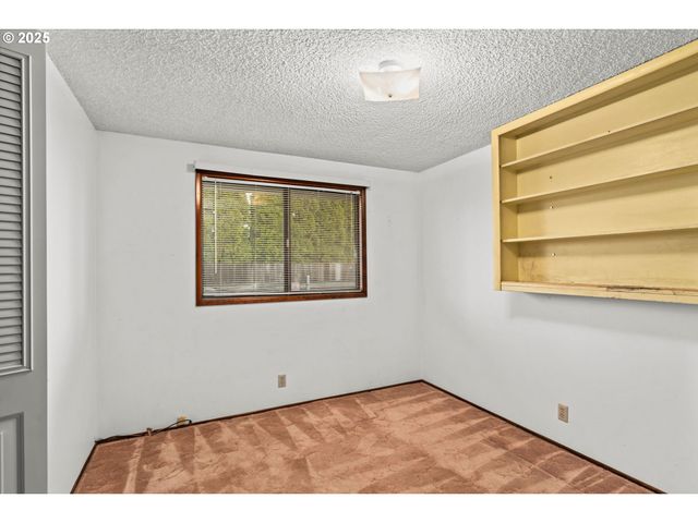 798 DRIFTWOOD Dr, Eugene, OR 97402