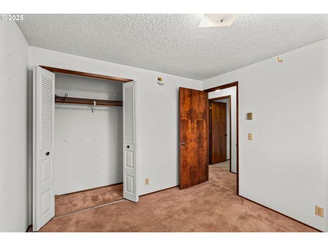 798 DRIFTWOOD Dr, Eugene, OR 97402