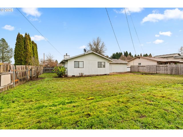 798 DRIFTWOOD Dr, Eugene, OR 97402