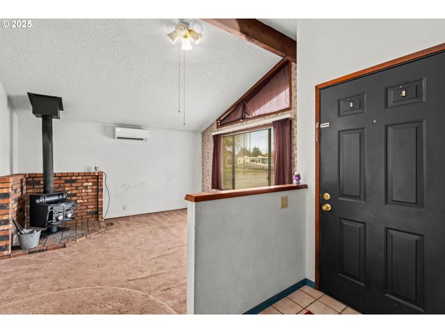 798 DRIFTWOOD Dr, Eugene, OR 97402