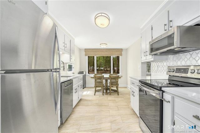 792 Smith Ridge Road, New Canaan, CT 06840