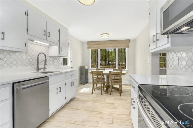 792 Smith Ridge Road, New Canaan, CT 06840