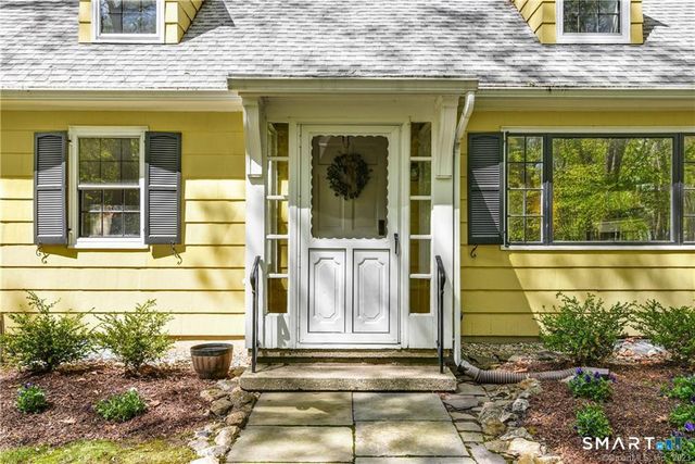 792 Smith Ridge Road, New Canaan, CT 06840