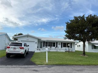 8225 NW 12th Ct, Plantation, FL 33322