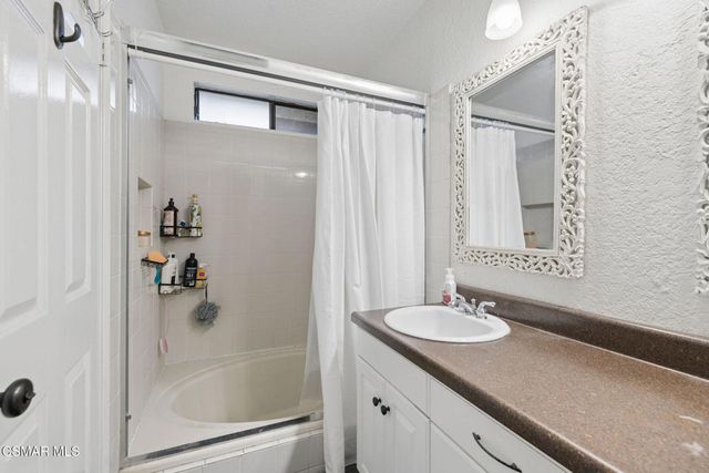 499 Sobre Colinas Place, Camarillo, CA 93012