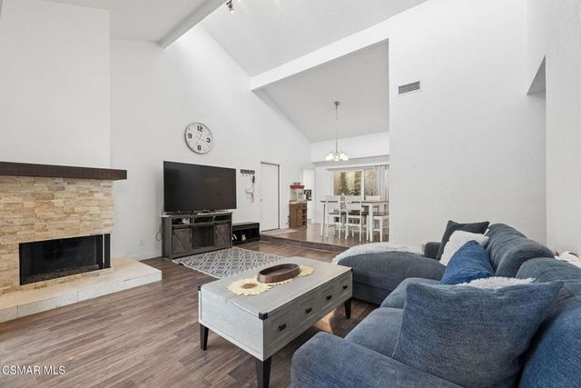 499 Sobre Colinas Place, Camarillo, CA 93012