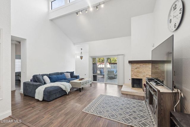 499 Sobre Colinas Place, Camarillo, CA 93012