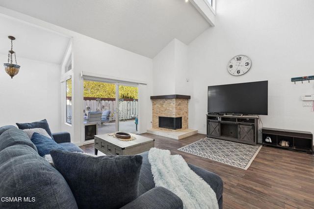 499 Sobre Colinas Place, Camarillo, CA 93012