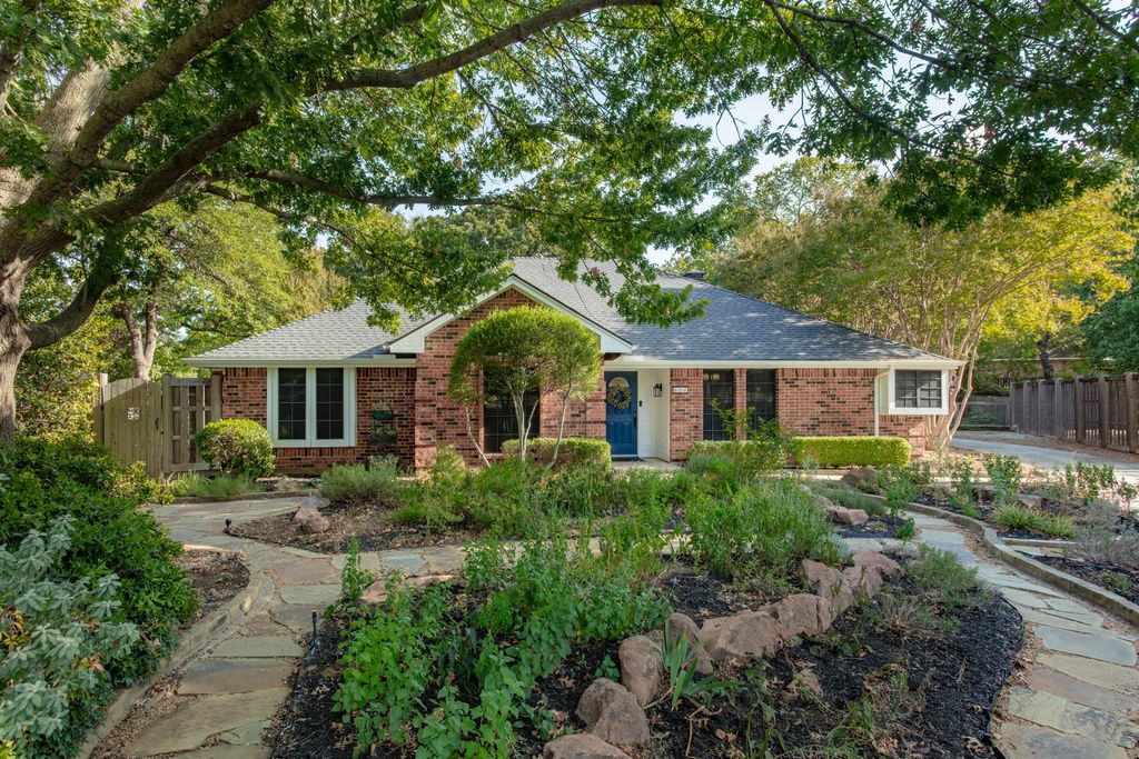 624 Arbor Court, Highland Village, TX 75077 — exterior