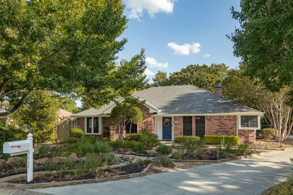 624 Arbor Court, Highland Village, TX 75077 — photo 2