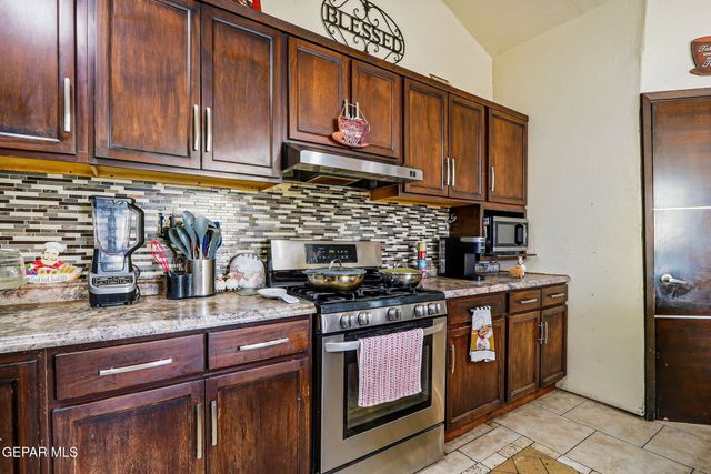 7335 BUCKHORN Street, Canutillo, TX 79835