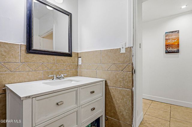 7335 BUCKHORN Street, Canutillo, TX 79835