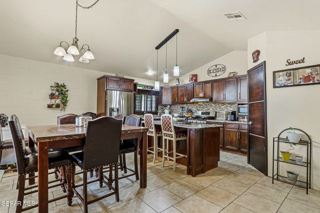 7335 BUCKHORN Street, Canutillo, TX 79835