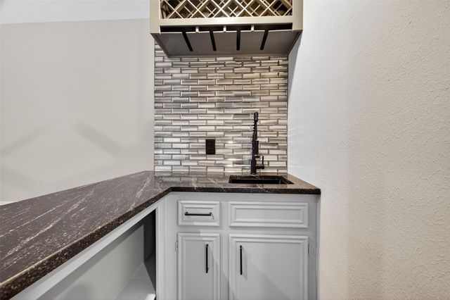 1730 Hodge Lake Lane, Sugar Land, TX 77478