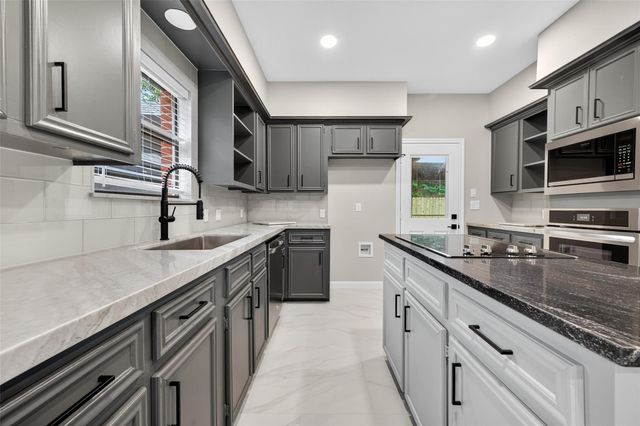 1730 Hodge Lake Lane, Sugar Land, TX 77478