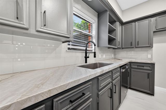 1730 Hodge Lake Lane, Sugar Land, TX 77478