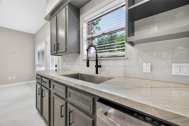 1730 Hodge Lake Lane, Sugar Land, TX 77478
