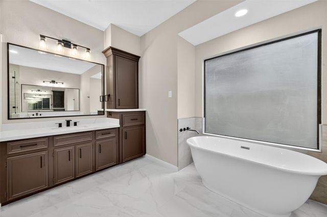 1730 Hodge Lake Lane, Sugar Land, TX 77478
