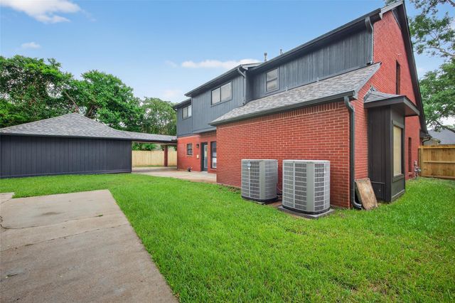 1730 Hodge Lake Lane, Sugar Land, TX 77478