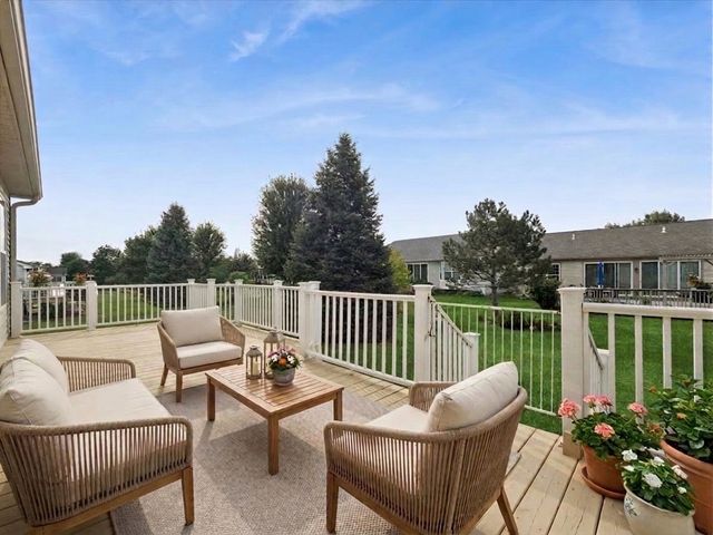 2173 Sandpiper Way, Elgin, IL 60124