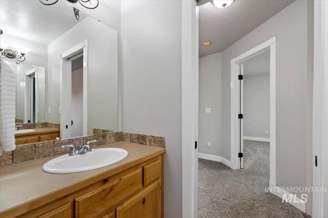 676 W Anton Dr, Meridian, ID 83646