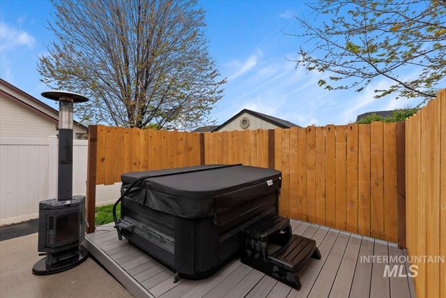 676 W Anton Dr, Meridian, ID 83646