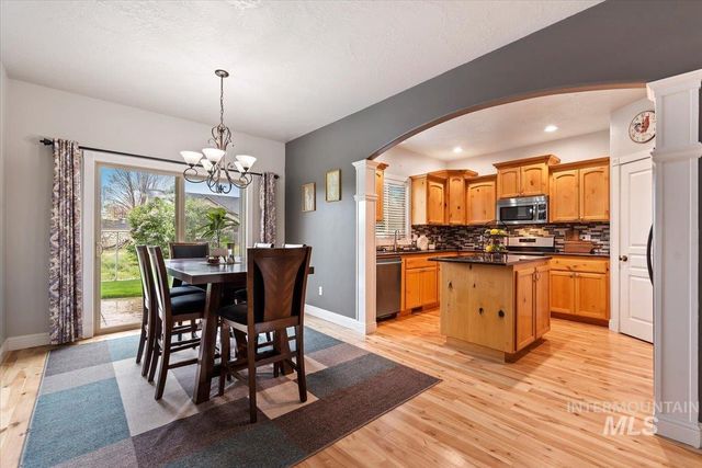 676 W Anton Dr, Meridian, ID 83646