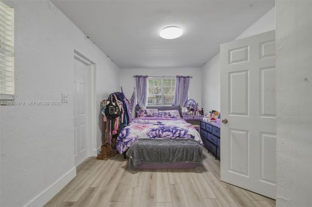 1657 SW 44th Avenue, Fort Lauderdale, FL 33317