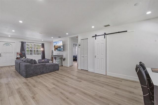 1657 SW 44th Avenue, Fort Lauderdale, FL 33317