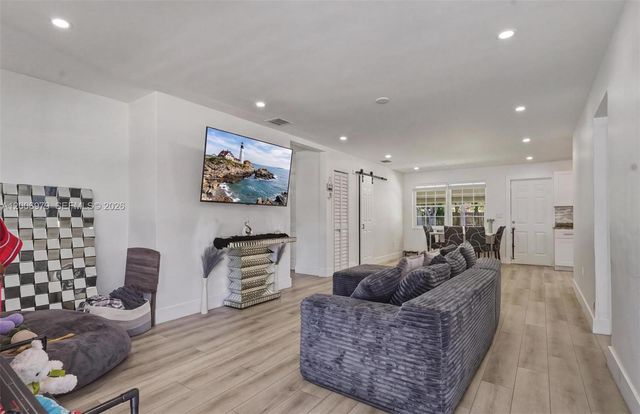 1657 SW 44th Avenue, Fort Lauderdale, FL 33317