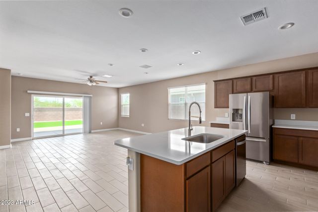 36501 N SENEPOL Street, San Tan Valley, AZ 85143