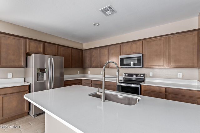 36501 N SENEPOL Street, San Tan Valley, AZ 85143