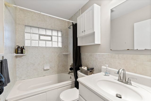 1015 N Maple Road, Ann Arbor, MI 48103