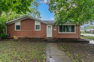 1015 N Maple Road, Ann Arbor, MI 48103