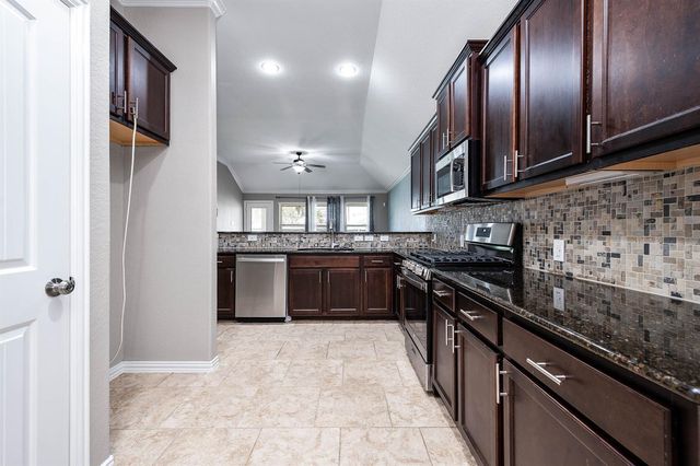 3050 Coreopsis Court, Dickinson, TX 77539