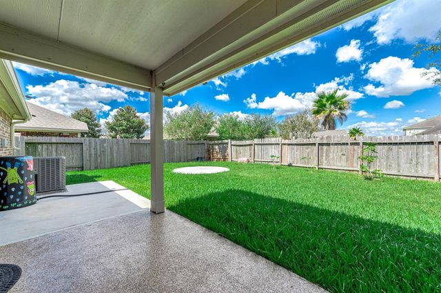 3050 Coreopsis Court, Dickinson, TX 77539