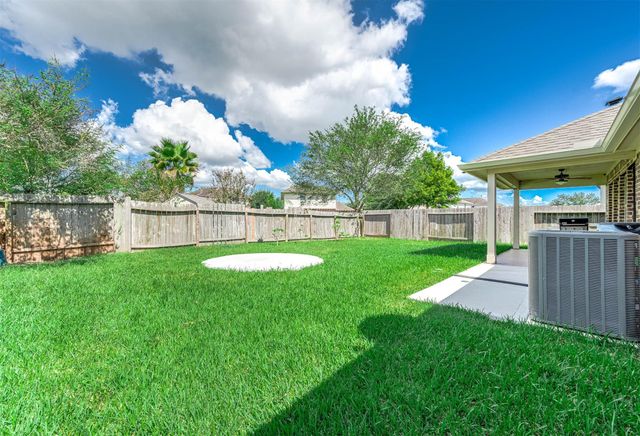 3050 Coreopsis Court, Dickinson, TX 77539