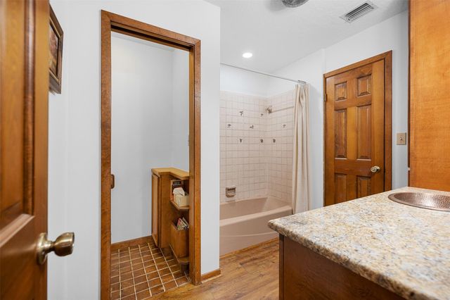 179 Stiewert Ln, Paige, TX 78659