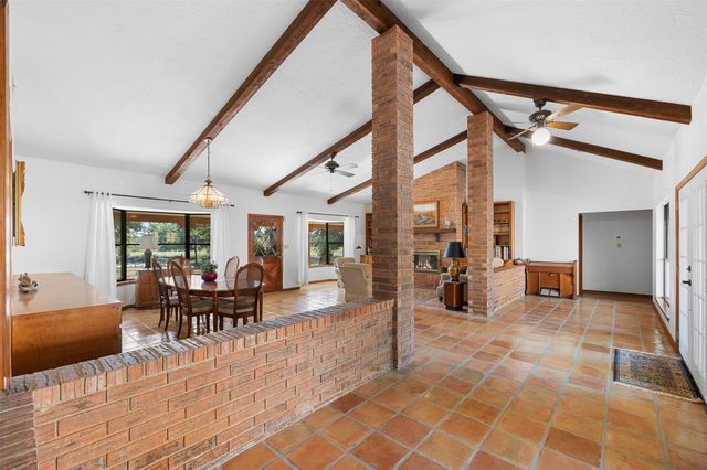 179 Stiewert Ln, Paige, TX 78659