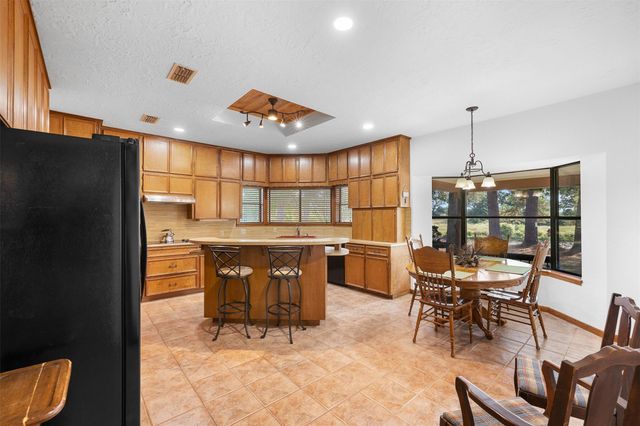 179 Stiewert Ln, Paige, TX 78659