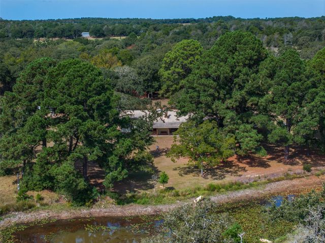 179 Stiewert Ln, Paige, TX 78659