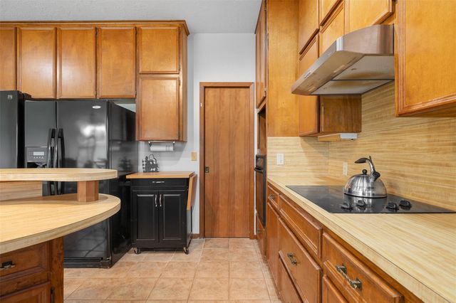 179 Stiewert Ln, Paige, TX 78659