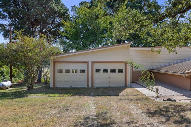 179 Stiewert Ln, Paige, TX 78659