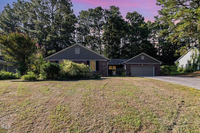 2425 Torcross Drive, Fayetteville, NC 28304