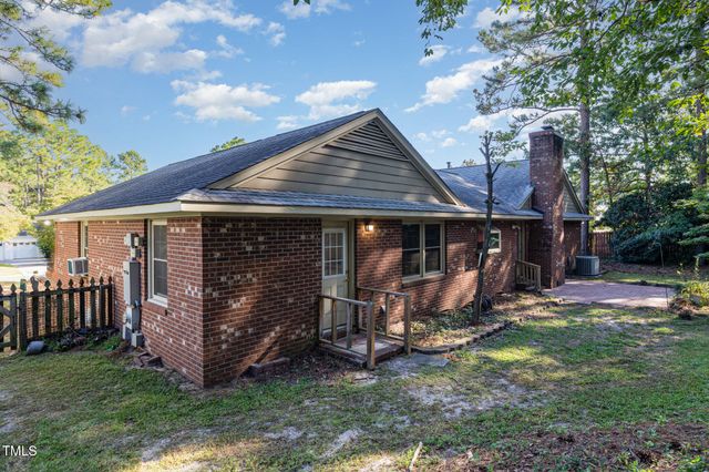 2425 Torcross Drive, Fayetteville, NC 28304