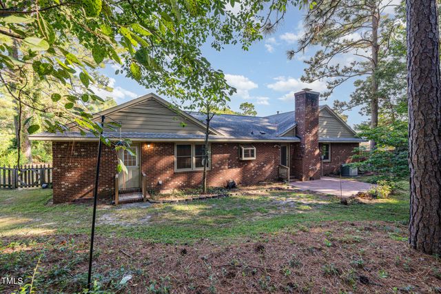 2425 Torcross Drive, Fayetteville, NC 28304